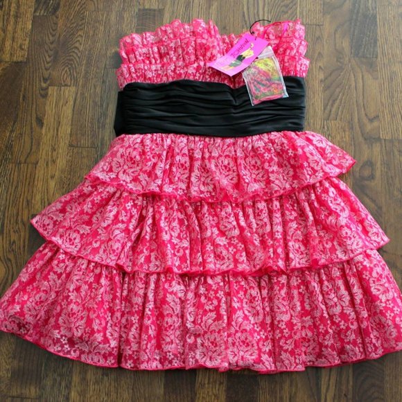 Betsey Johnson Pink Tiered Lace & Satin Prom Dress - Picture 1 of 10